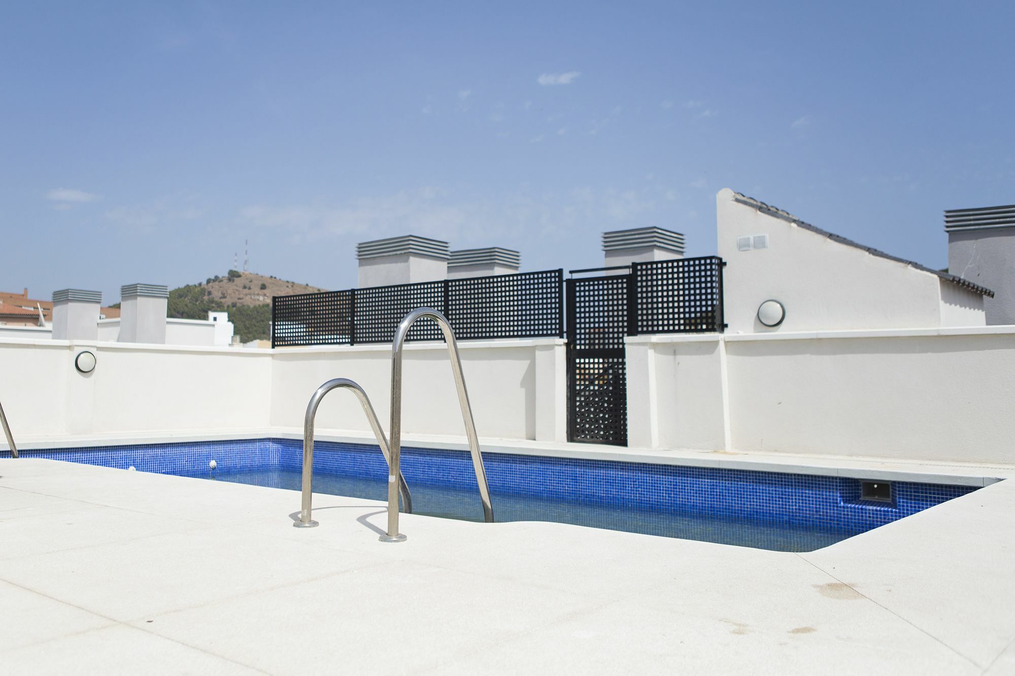 Suncity Refino Oriental Con Piscina Malaga Bagian luar foto